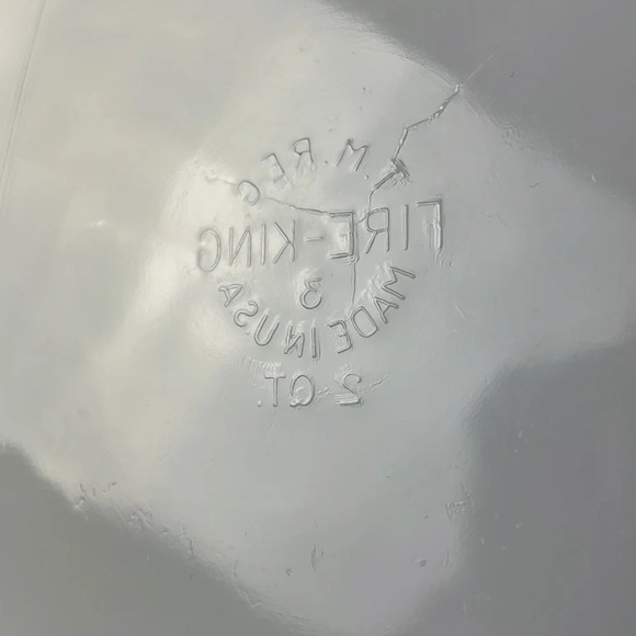 Vintage Fire King Round White 2 Quart Casserole dish Bowl Unique back stamp MCM - Picture 4 of 8